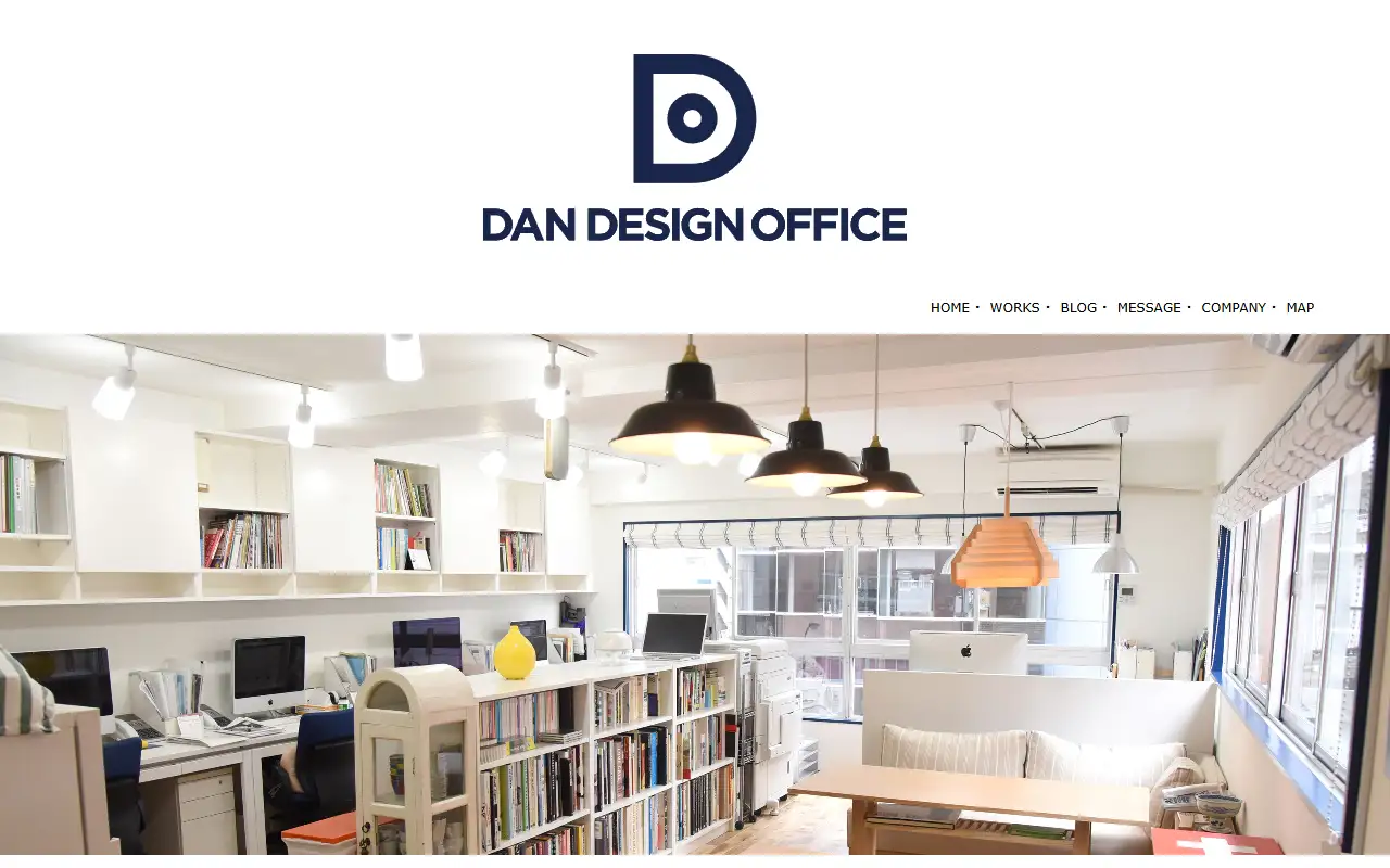株式会社弾デザイン事務所の公式サイトの画面(PC)